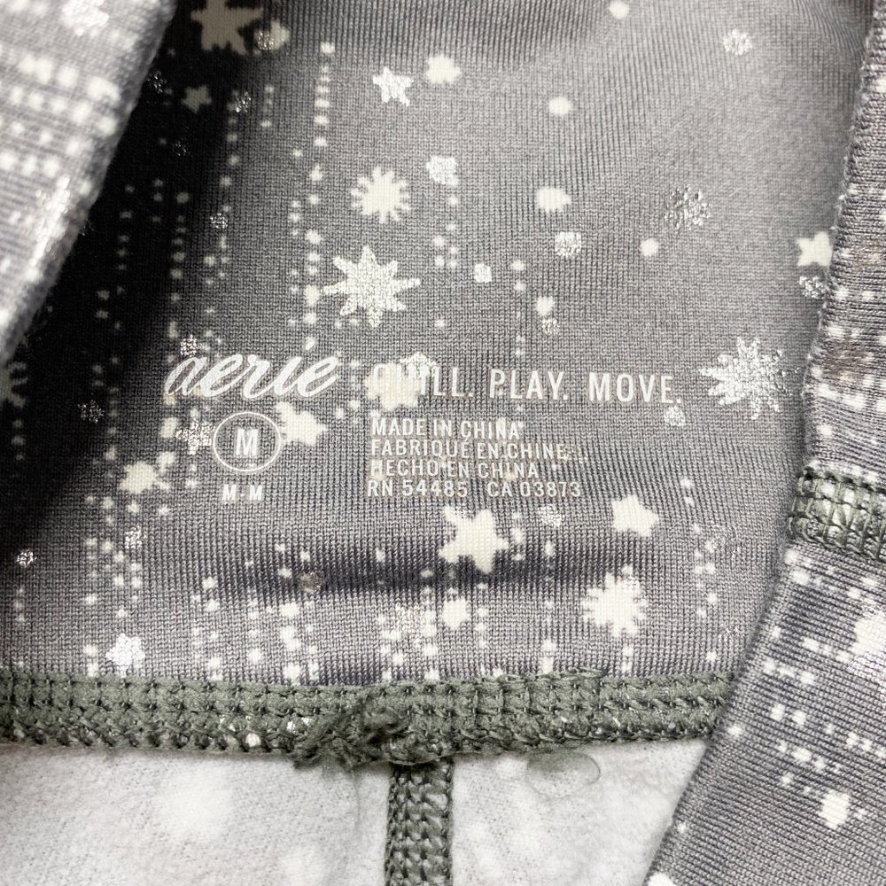 Aerie Play Leggings Silver Grey Star Print - Picture 3 of 9